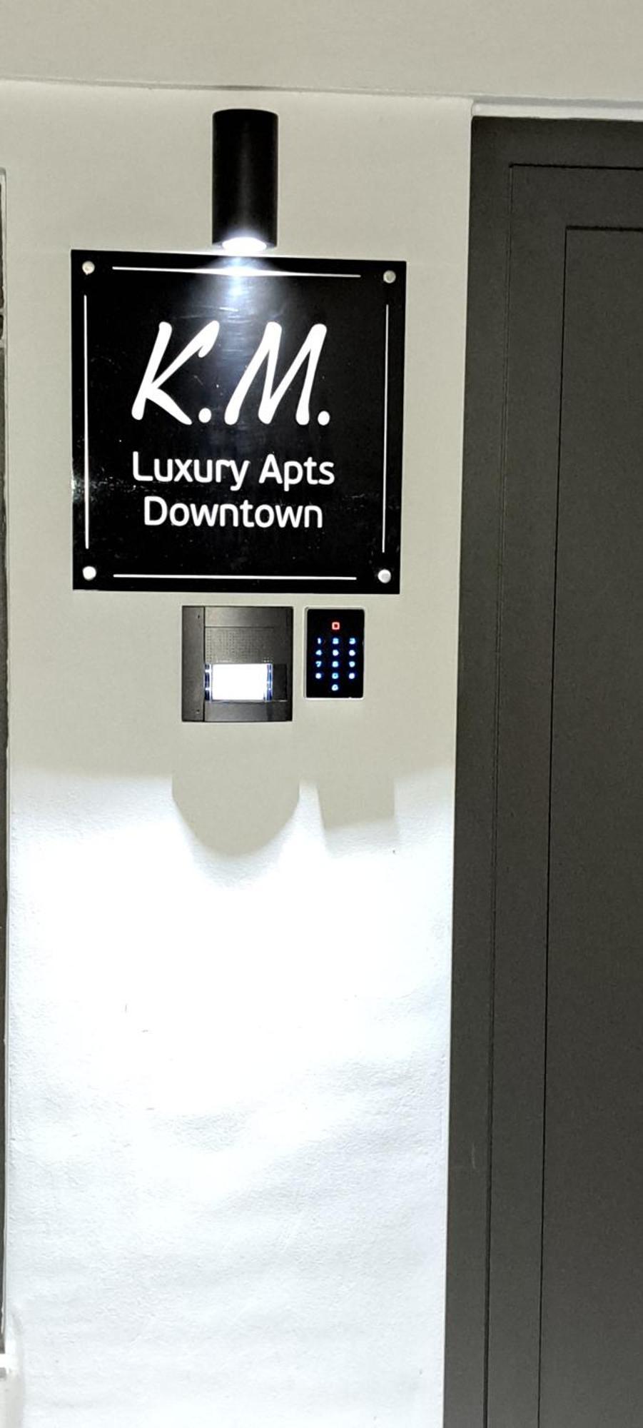 Km Luxury Downtown Apartment